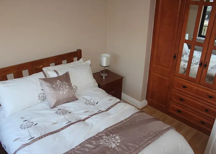 Garden View Self Catering Lough Rynn 펜션